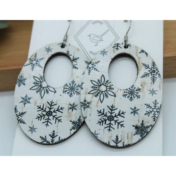 5/$25Cork on Leather Oval Snowflake Winter Christmas Lightweight Earrings - Picture 4 of 4